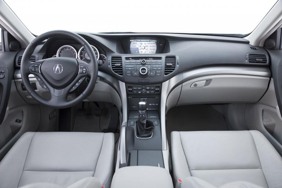 Торпедо Acura TSX 2008 года  (фото 142 из 210)